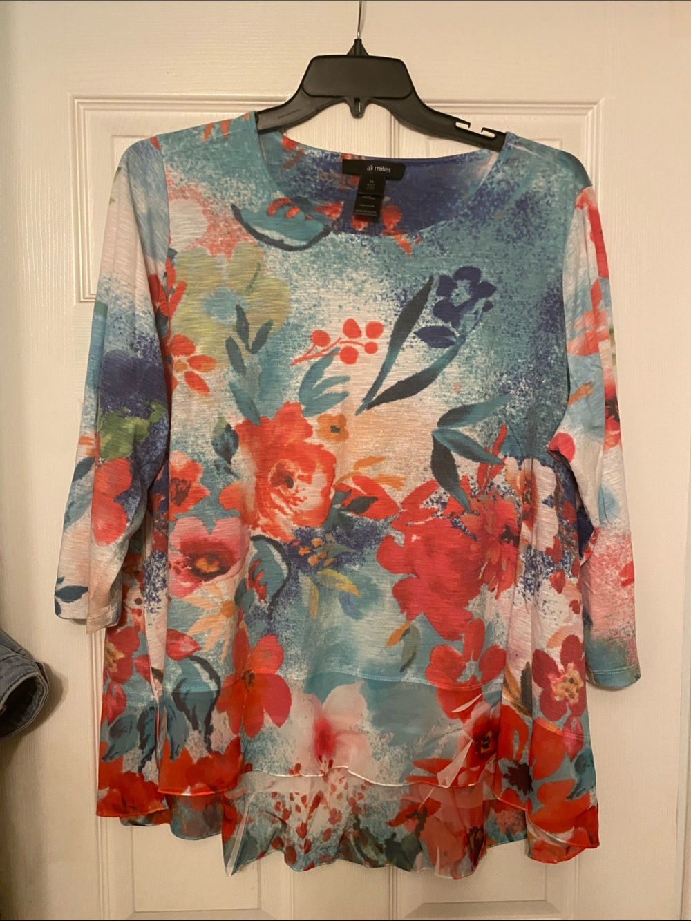 Ali Miles Floral Scoop-Neck Tunic Top in Blue & Red
